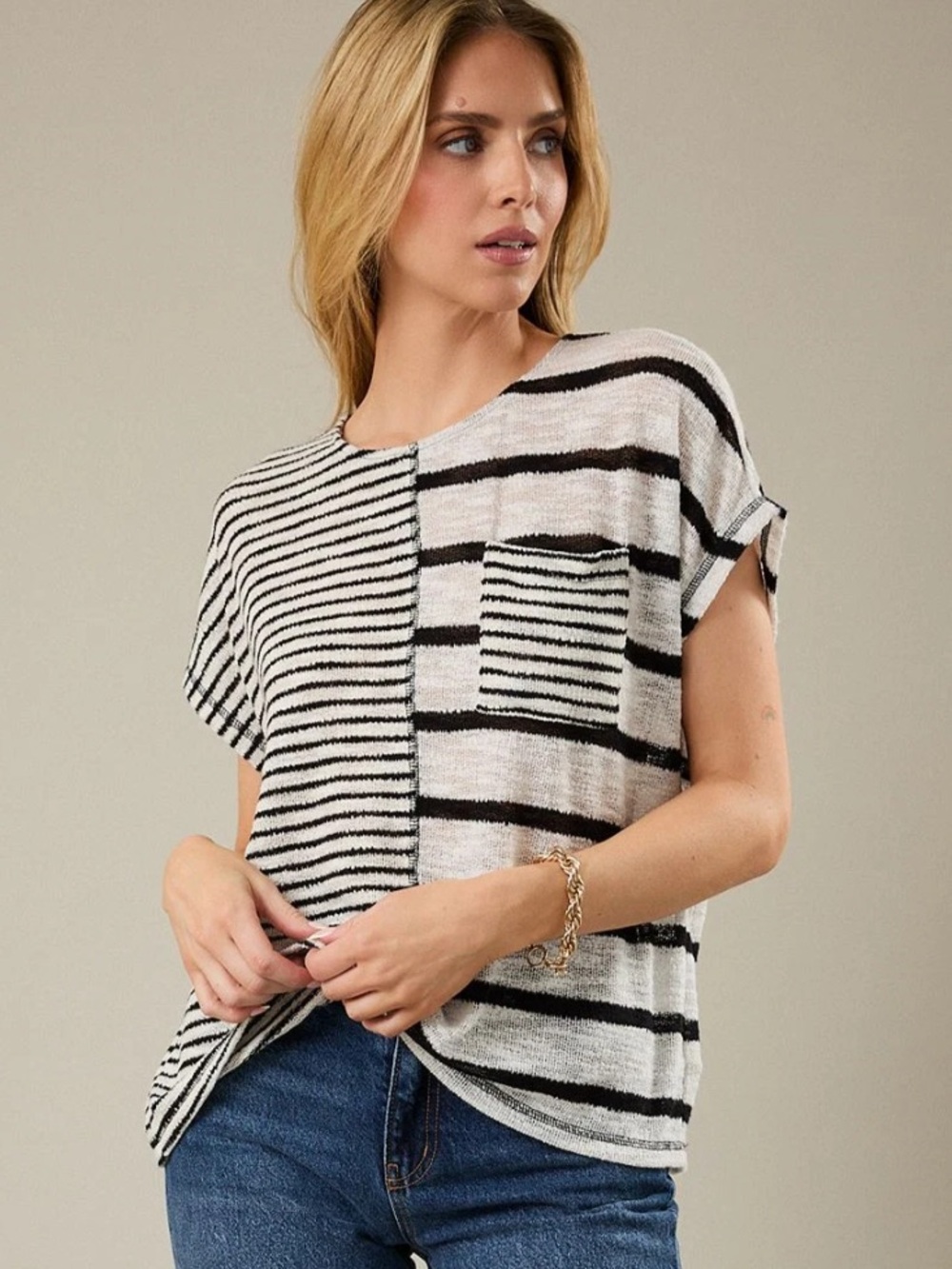 Never worn/Gilli Black & White Mixed-Stripe lightweight Short Sleeve knit top.